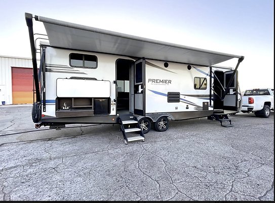 2021 KEYSTONE ULTRA LITE TOW  MARILYN28