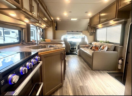 2021 THOR FULL SLIDE OUT  HARMONY49