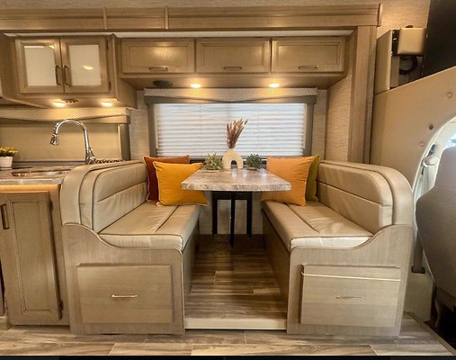 2021 THOR FULL SLIDE OUT  HARMONY32