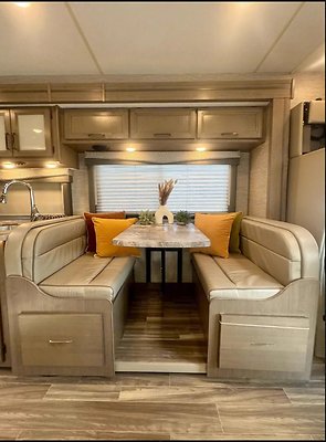 2021 THOR FULL SLIDE OUT  HARMONY35