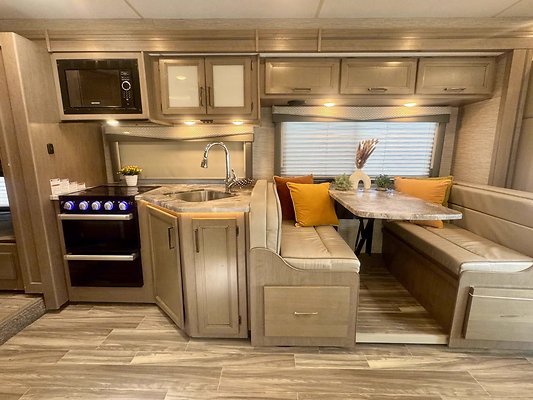 2021 THOR FULL SLIDE OUT  HARMONY4