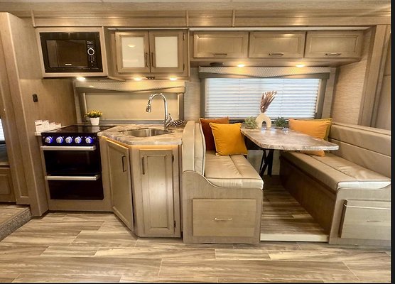 2021 THOR FULL SLIDE OUT  HARMONY48