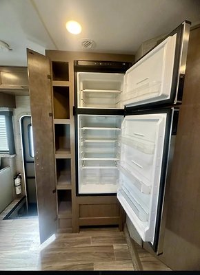 2021 THOR FULL SLIDE OUT  HARMONY21